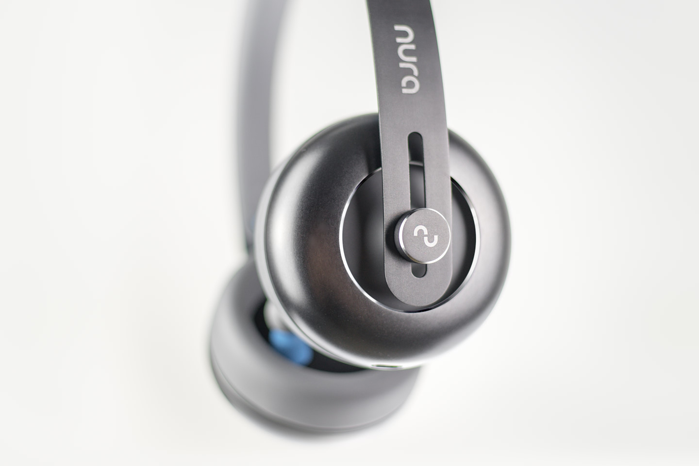 Self-tuning Headphones