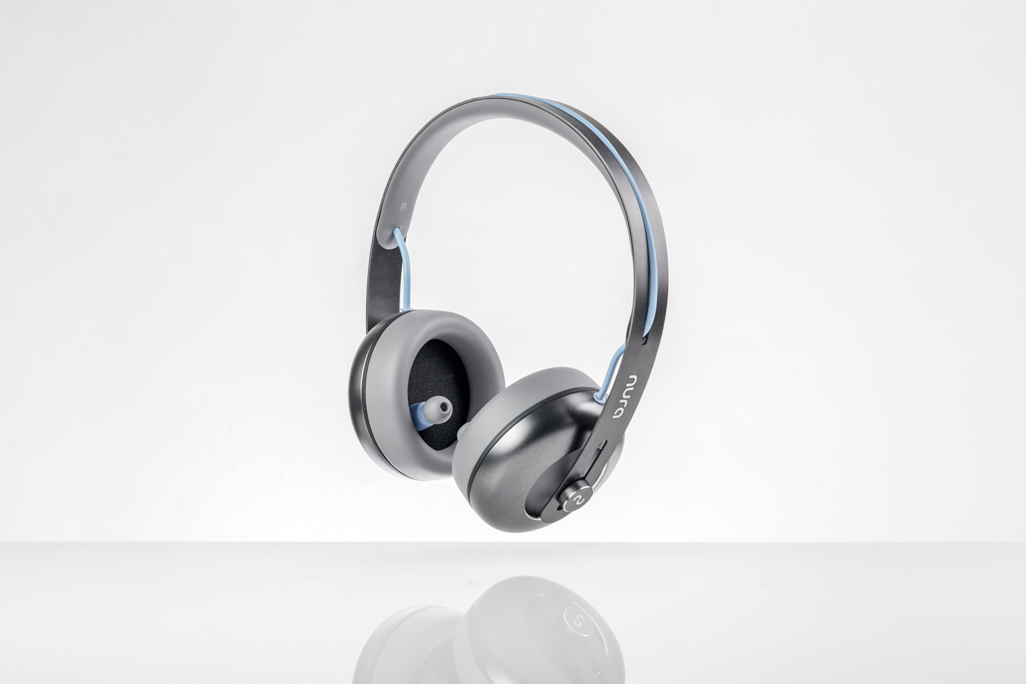 Self-tuning Headphones