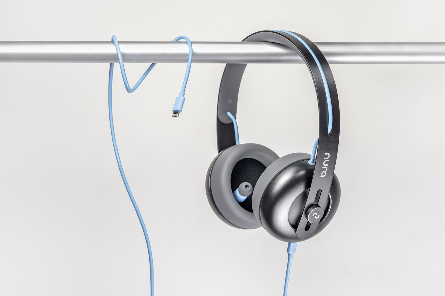 Self-tuning Headphones