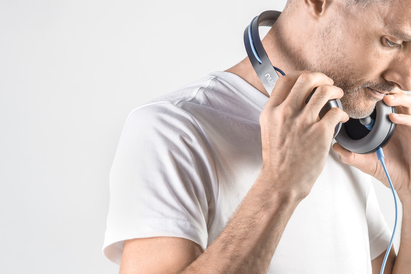 Self-tuning Headphones